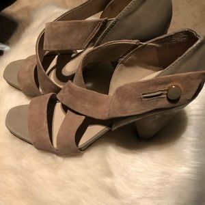 Open toe cross fabric heels